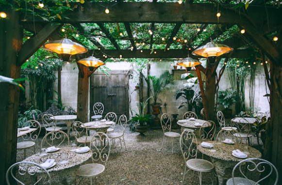 Furniture & Accessories